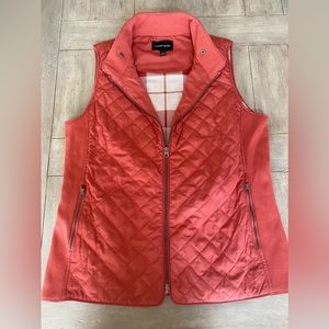 41 Hawthorn quilted vest whit pockets.